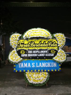 Papan Bunga Duka di Gombang