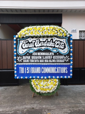 Papan Bunga Duka di Gombang
